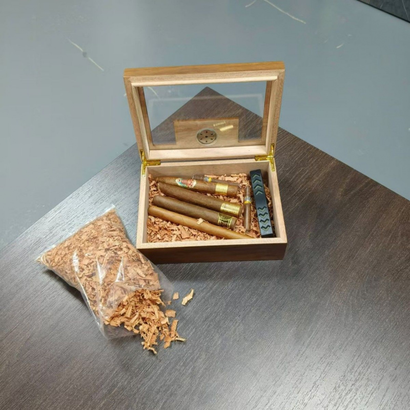 好用便携雪松木屑乐扣雪茄盒搭档
