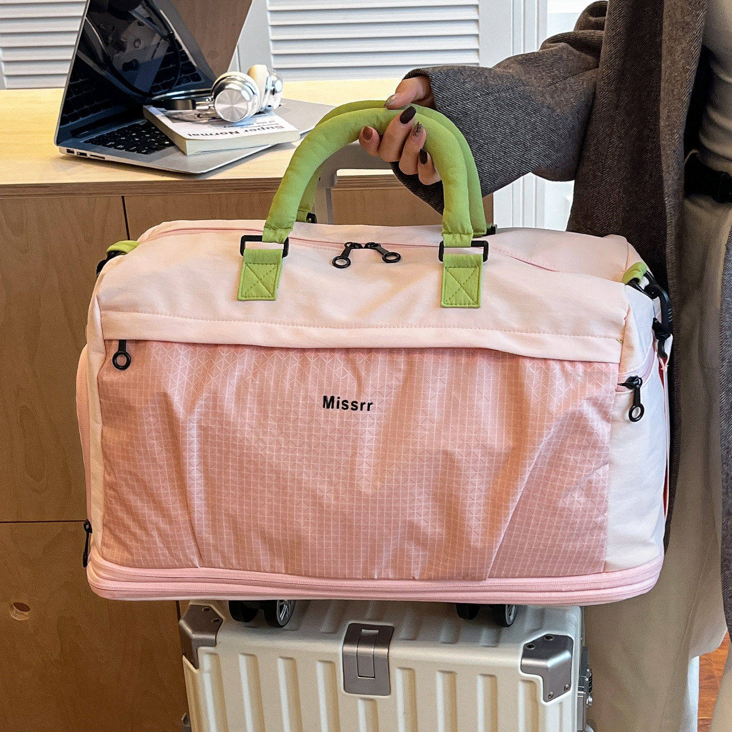 带万向轮大容量旅行包女干湿分离健身包手提行李袋可上飞机差旅包
