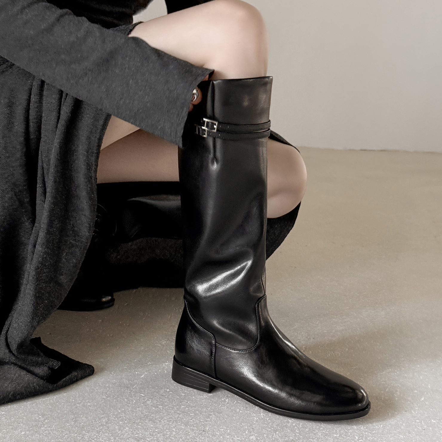 皮带扣高筒骑士靴女黑色显瘦长靴