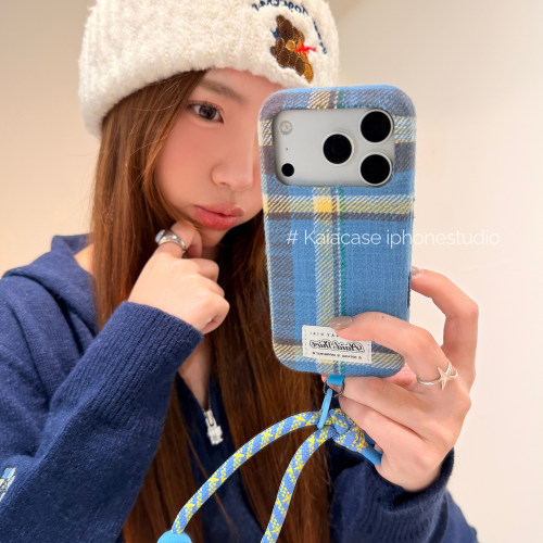 kaia 秋冬毛绒蓝黄编织格纹适用苹果18promax手机壳iphone17pro新款16带挂绳15女18pm全包17pro绒布手机套