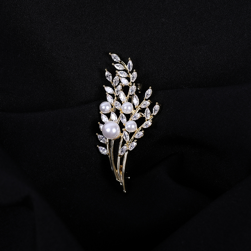 秋冬金属女士树脂胸针