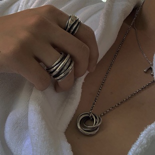 暗黑先锋WERKSTATT WM MUNCHEN风格重工歌词锤痕亮面多层弹力戒指