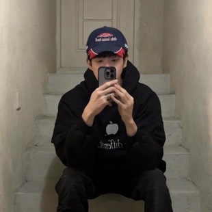 BMC 足球系列3b曼联徽章logo刺绣红蓝撞色缺角弯檐帽棒球帽鸭舌帽