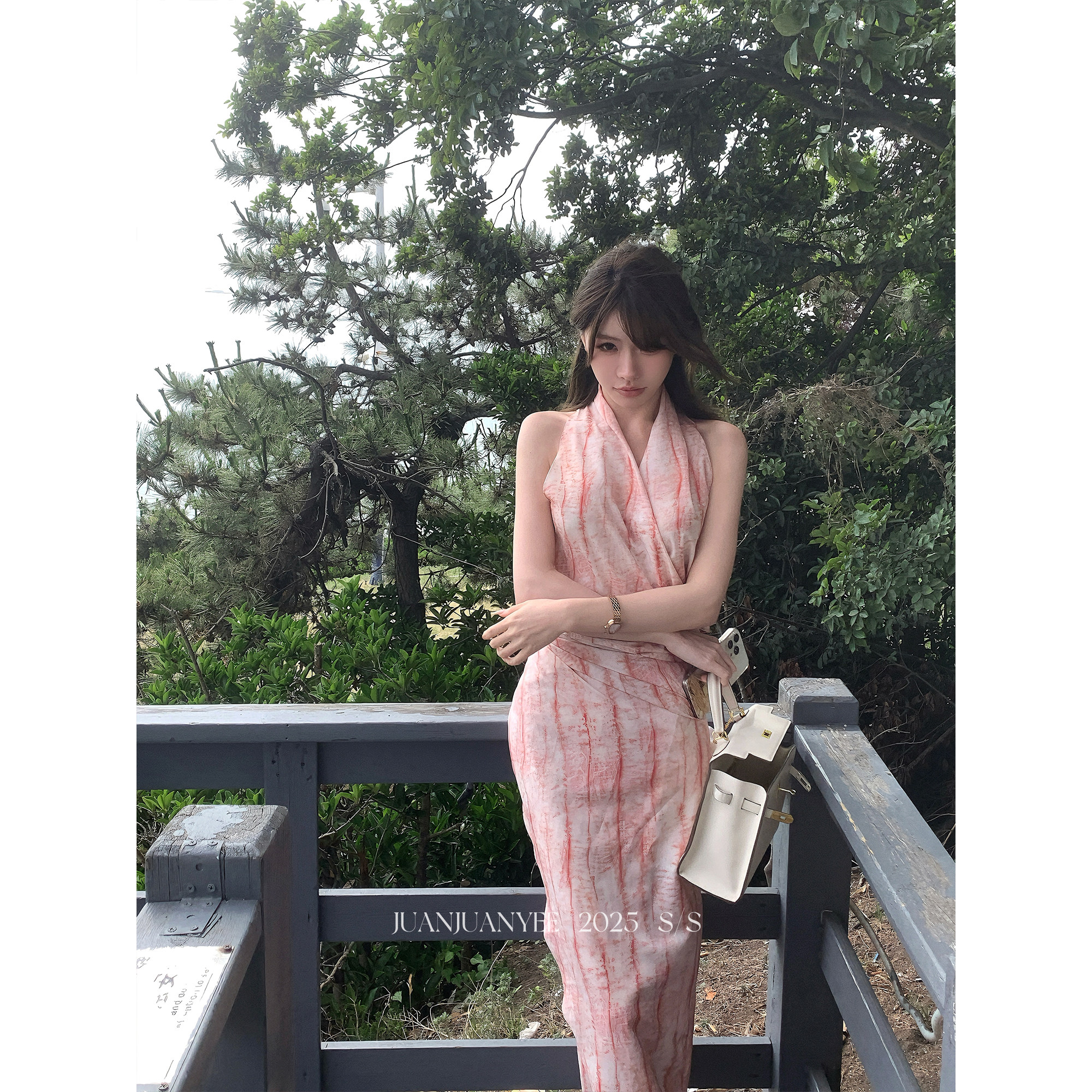 juanjuanyee【 素调美人】扎染挂脖交叉收腰吊带印花半身裙套装