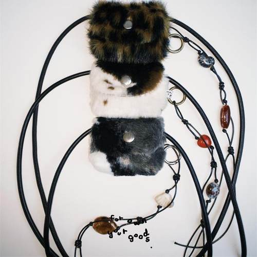 【FYOGS】手工环保皮草耳机包可调节挂脖斜挎两用装饰小包