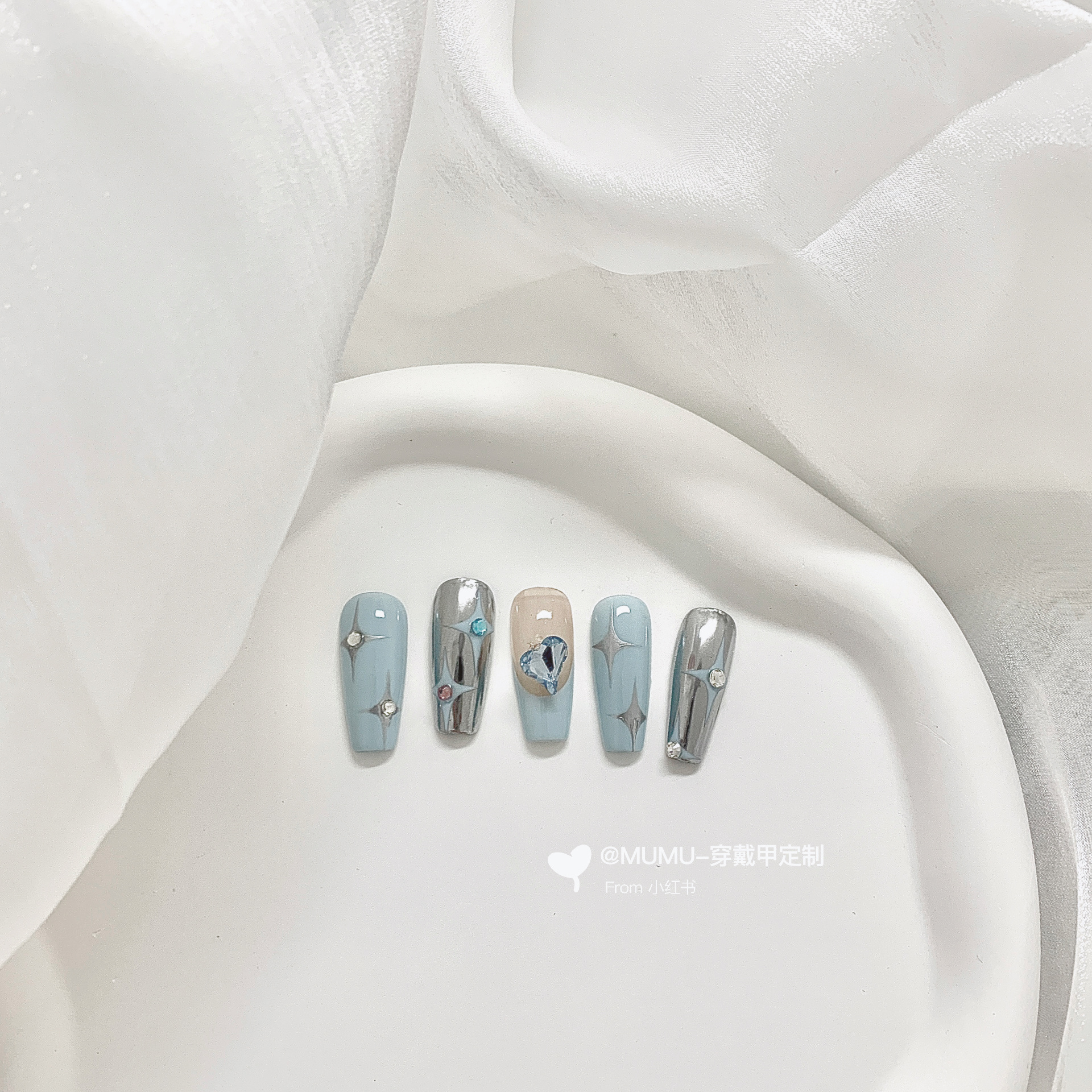 蓝色妖姬|赛博朋克甜蓝星星手工制作美甲法式边魔镜粉高级穿戴甲