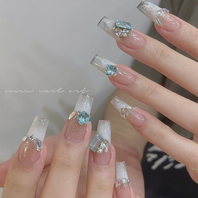 镜湖|纯欲仙女风亮粉晕染手工穿戴甲蓝宝石约会心动清冷氛围美甲