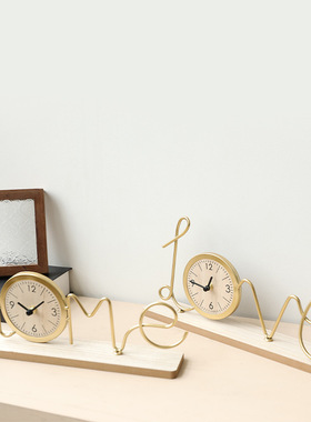 跨境创意简约钟表字母铁艺时钟摆件家居玄关咖啡厅酒店前台桌面装