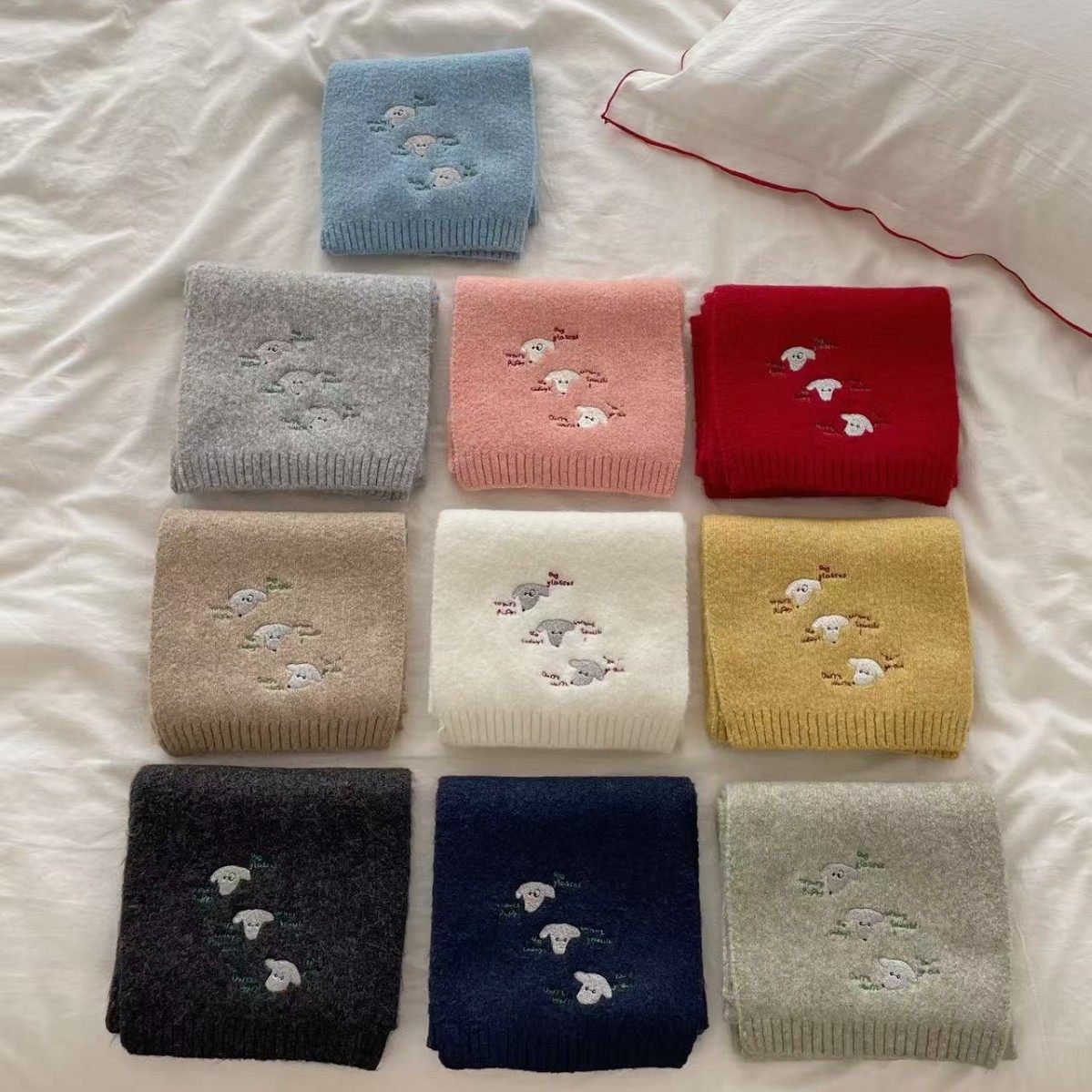 新款韩国加厚刺绣围巾秋冬季女纯色针织韩版学生百搭时尚保暖围脖