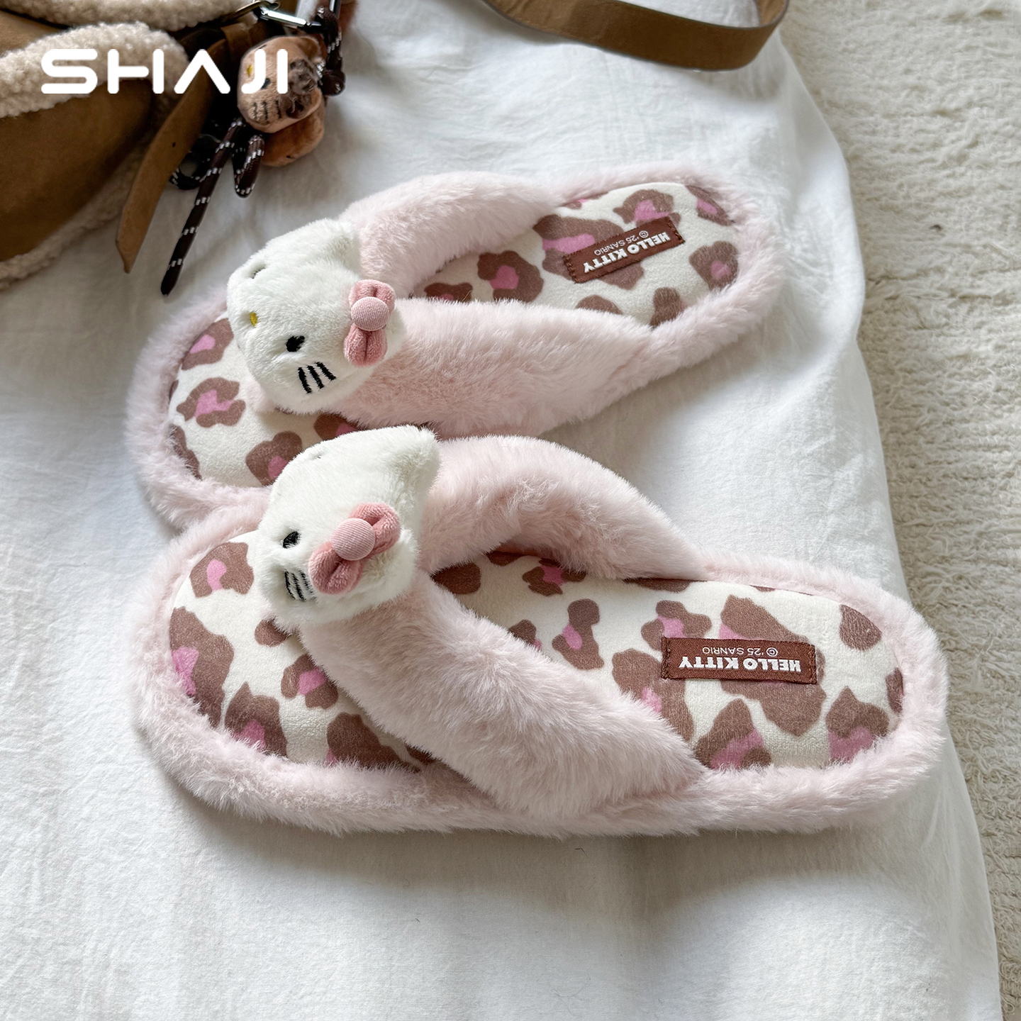 鲨际凯蒂猫2025新款保暖人字拖