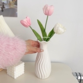 玄关卧室客厅办公室装 手感保湿 郁金香仿真花波浪陶瓷花瓶 饰摆件