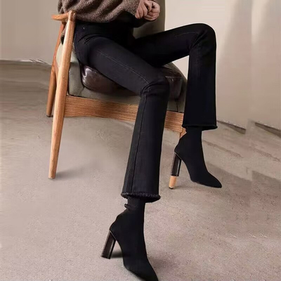 黑色高腰毛边微喇牛仔裤女2025年冬季新款显瘦加绒九分喇叭裤薄绒