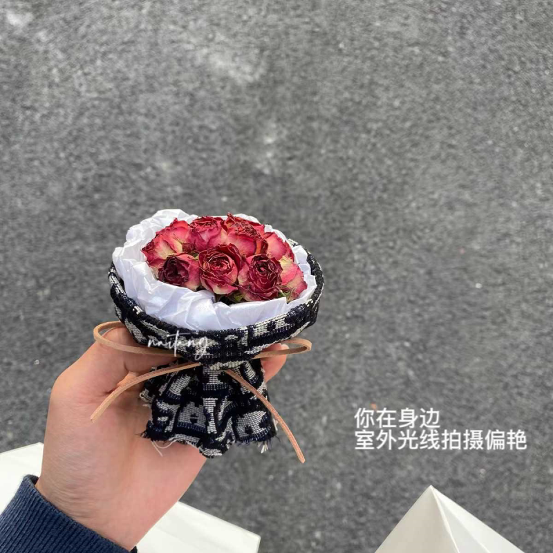 可爱迷你干花花束生日礼物送男友送女友小花车载汽车出风口装饰品