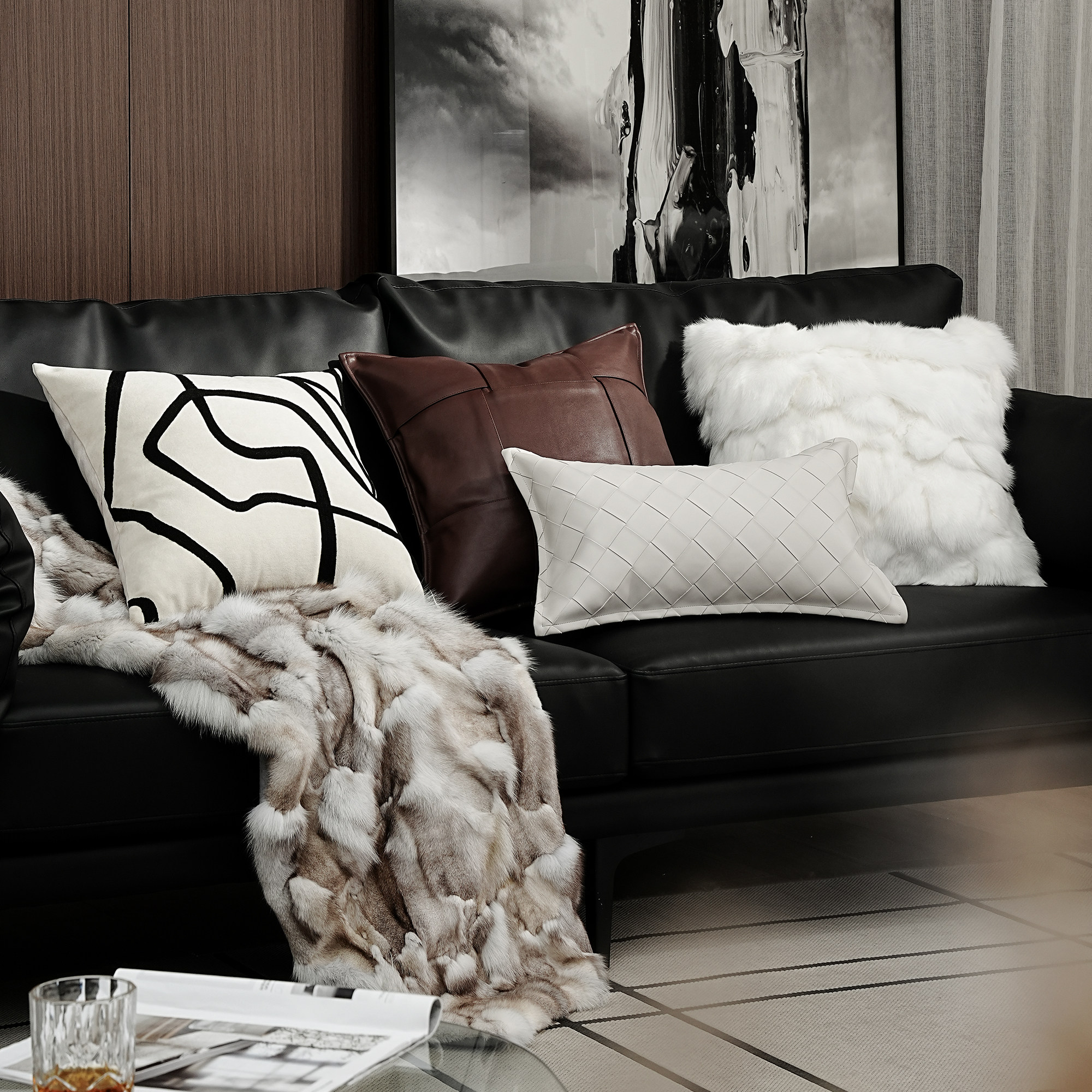 柏洛斯狐狸毛真皮轻奢高级感黑色沙发抱枕客厅背靠垫长条腰靠套