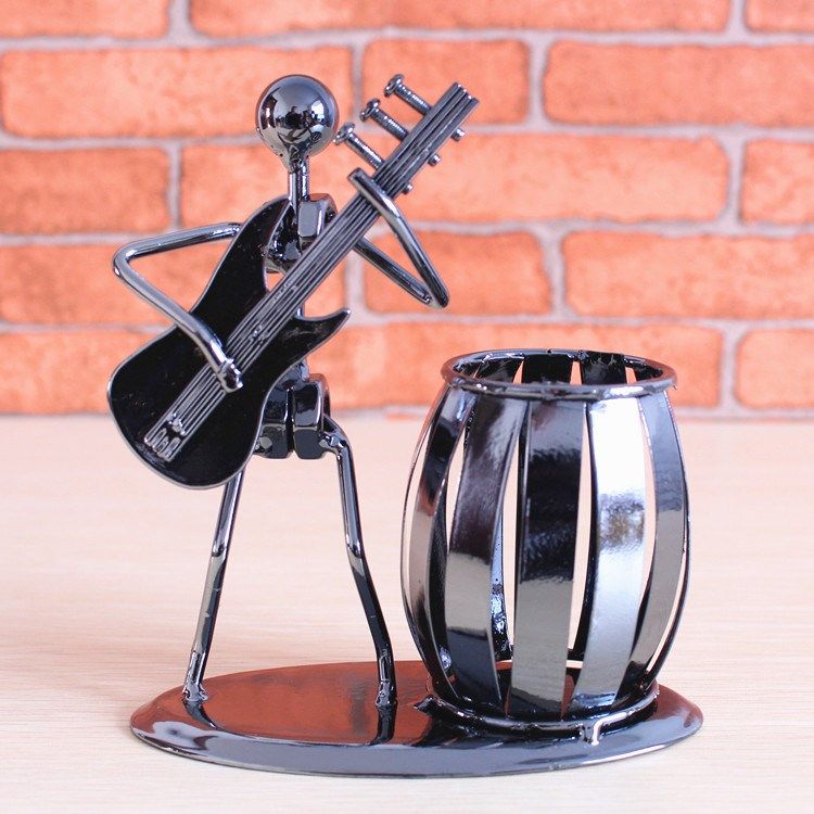 可愛音樂鐵人筆筒創意時尚實用鐵藝文具活動獎品送生日教師節禮物在類目 節慶用品/禮品, 創意禮品, 筆筒中 - 來自Buy2taobao.com提供專業的淘寶代購服務