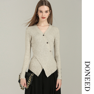 DONEED2025秋冬优雅气质设计感交叠V领收腰毛织衫V领显瘦上衣女