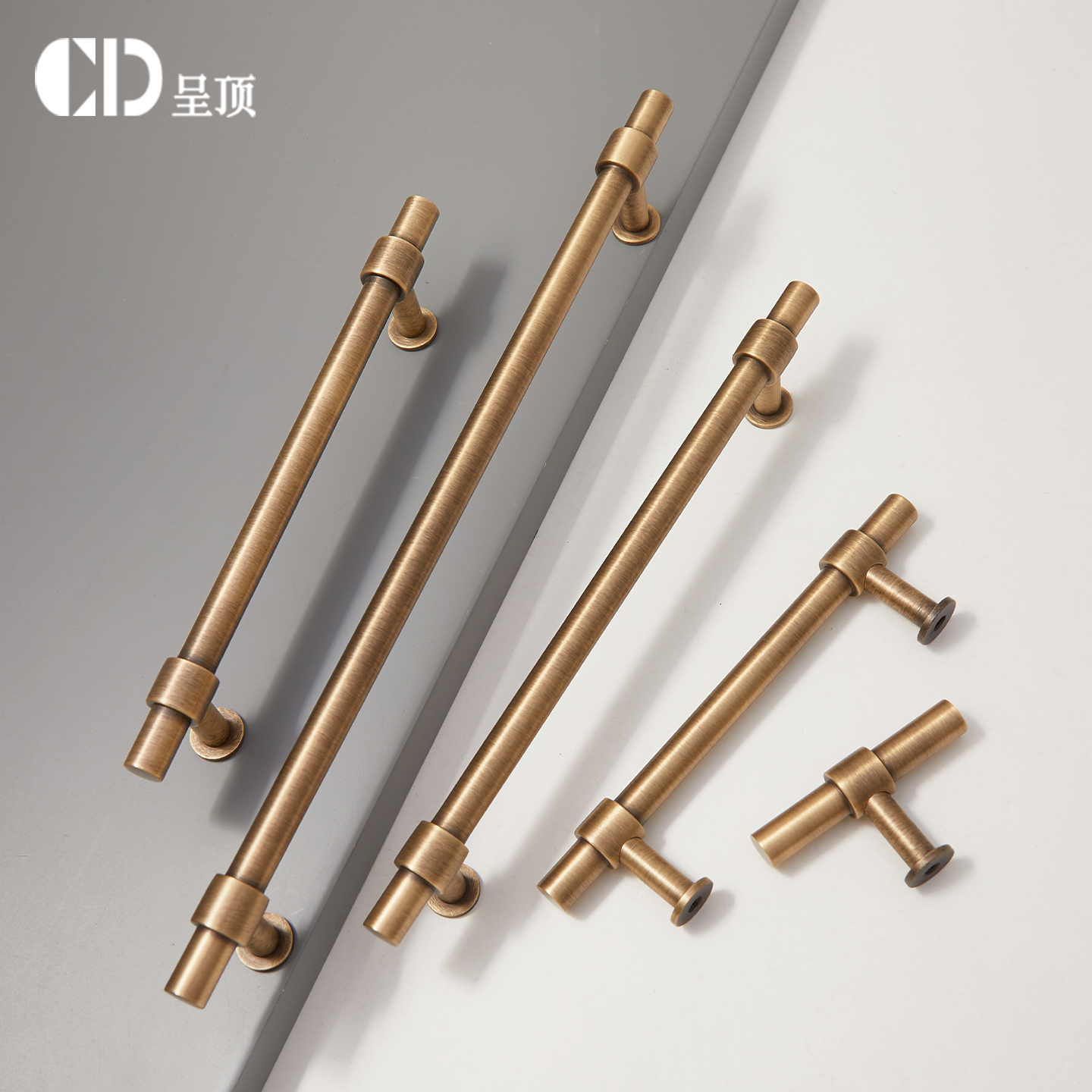 古铜色中古风黄铜长拉手衣柜门