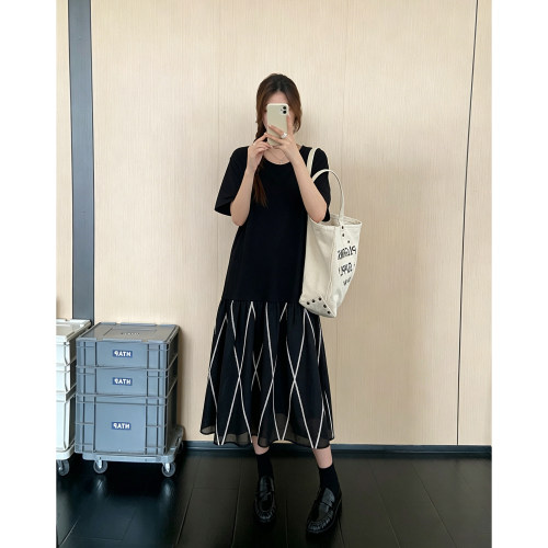 黑色宽松长款过膝假两件T恤裙女夏新款设计感显瘦遮肉短袖连衣裙