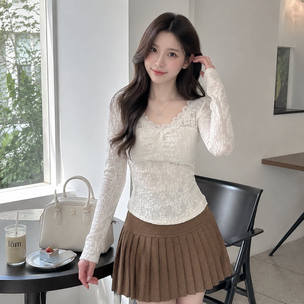 秋冬新款V领蕾丝显瘦辣妹上衣