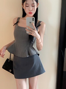 套装蝴蝶结灰色吊带小背心+西装短裙夏修身设计感辣妹上衣两件套