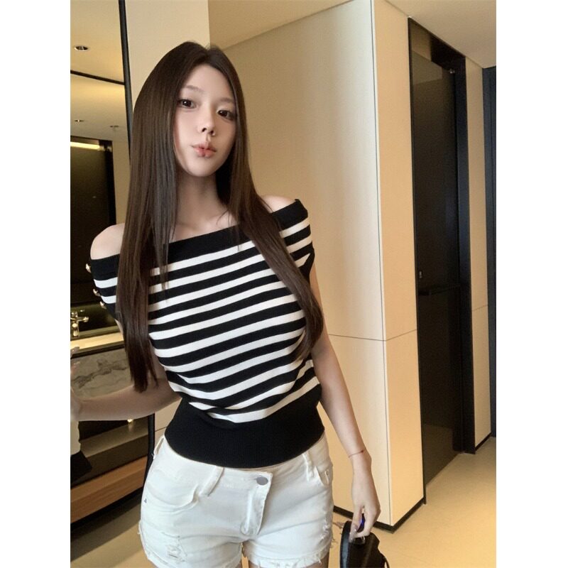 夏季撞色条纹一字肩显瘦T恤女