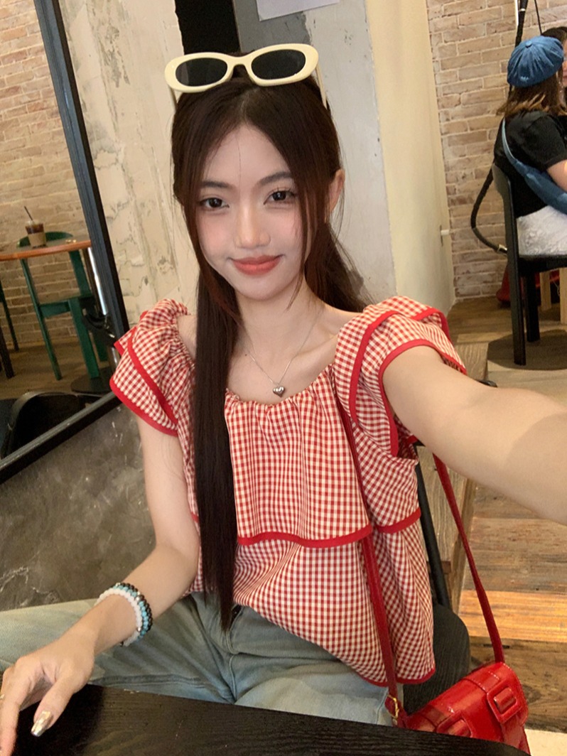 时尚方领设计感红格纹一字肩衬衫女夏装高级新款复古别致洋气上衣