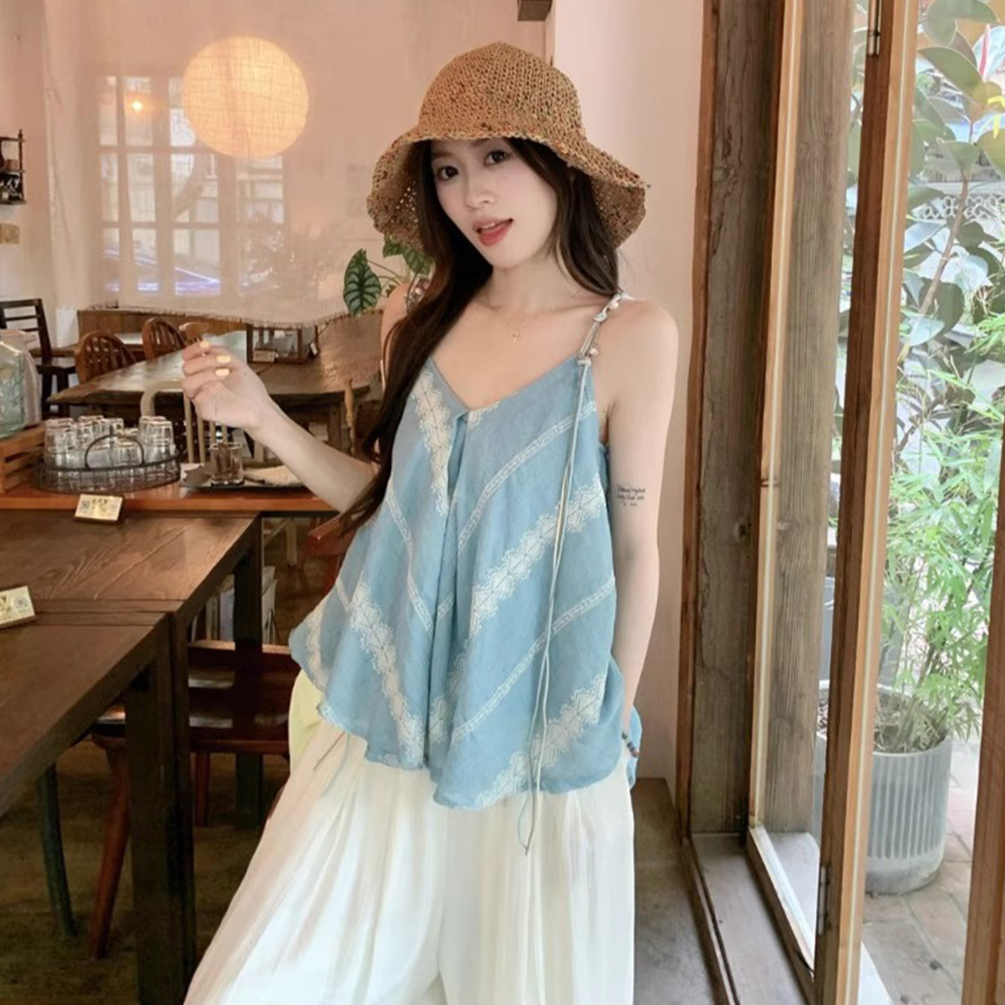 海岛度假风V领撞色吊带背心