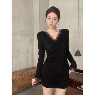 纯欲美拉德性感V领蕾丝拼接低领连衣裙包臀裙秋冬款甜辣打底裙子