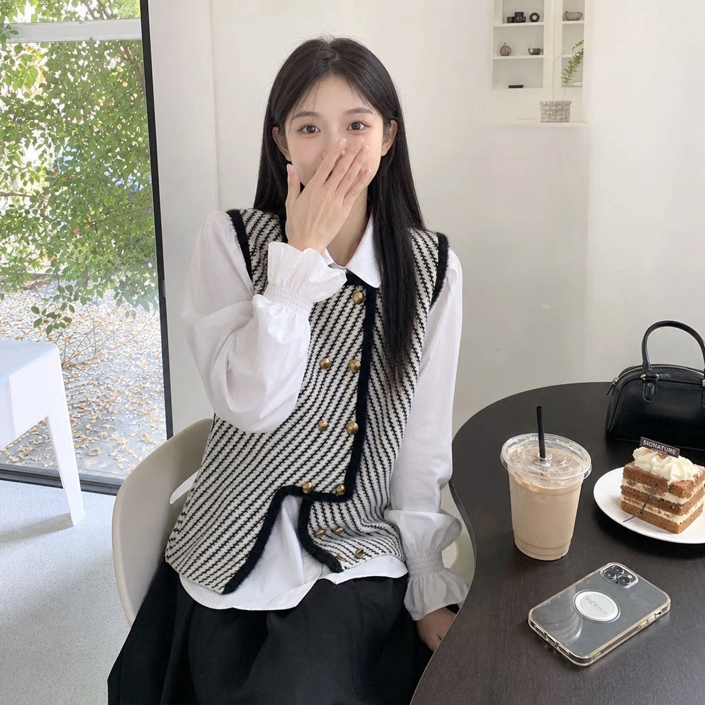小香风斜条纹针织马甲大码女装