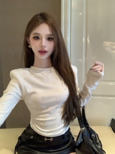 高级设计感打底衫女内搭秋冬独特别致甜辣妹修身短款垫肩长袖上衣