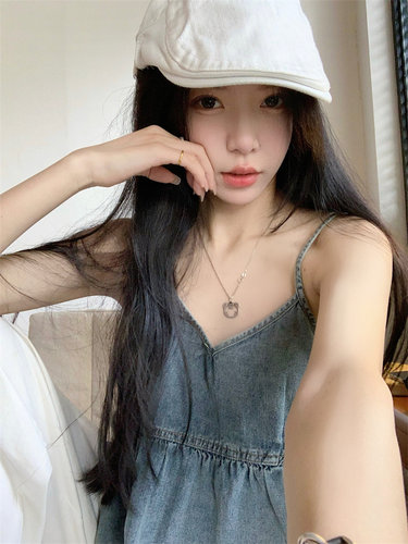 法式设计复古宽松背心显瘦牛仔夏季吊带2024新款短款无袖上衣