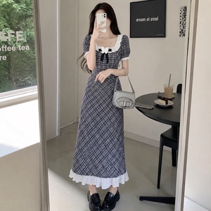 方领学院风长裙子大码法式设计感格纹短袖连衣裙女夏胖mm收腰显瘦