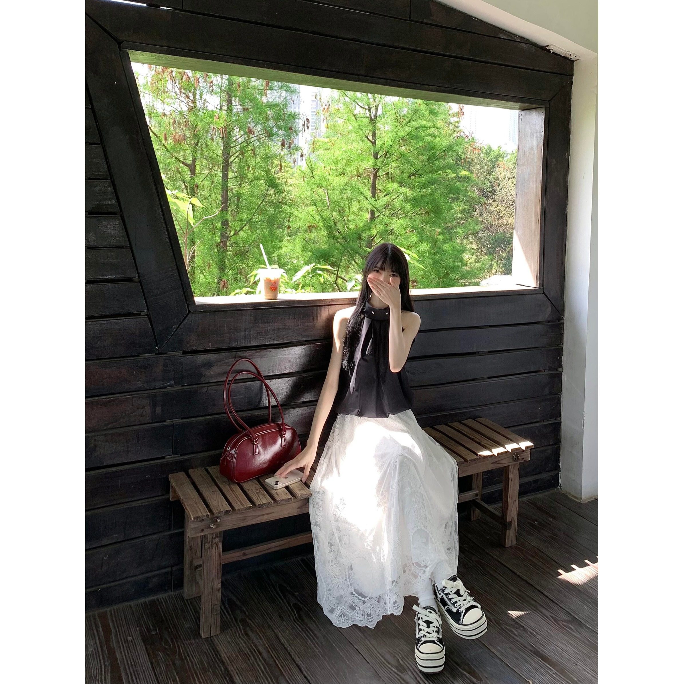 夏季新款露肩挂脖钉珠背心女夏季新款无袖上衣+蕾丝半裙两件套装