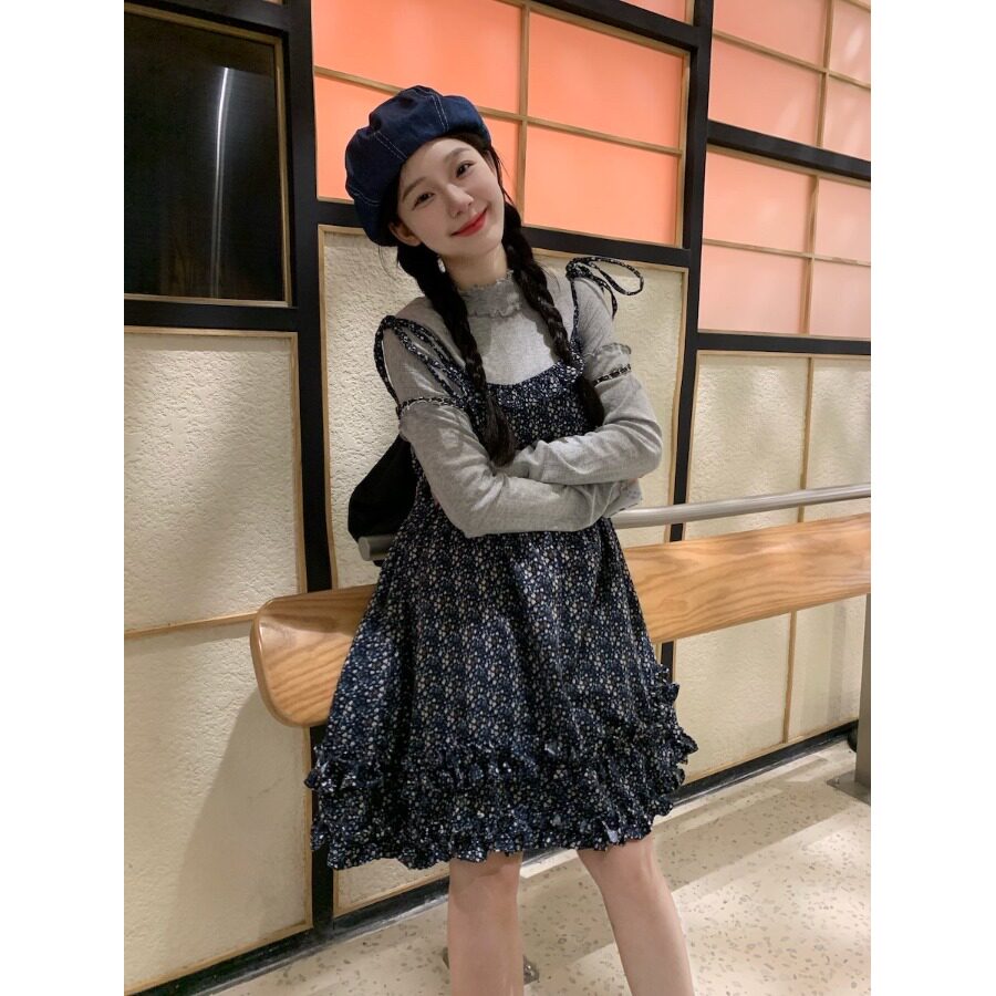 木耳边碎花设计感吊带连衣裙长袖打底衫女秋季2026新款时尚两件套