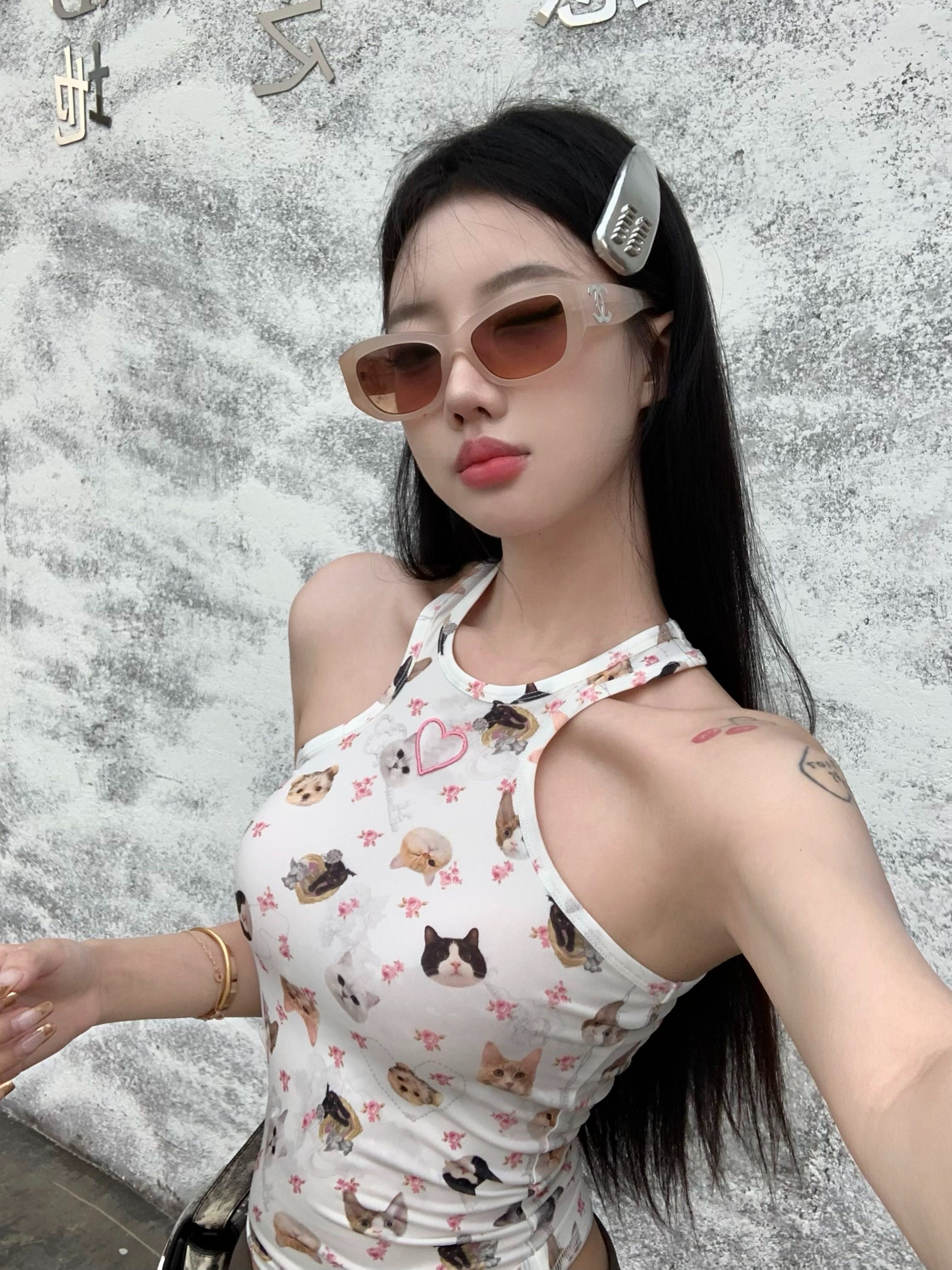 甜辣妹动物印花工字吊带背心女夏季性感紧身短款内搭露肩上衣外穿