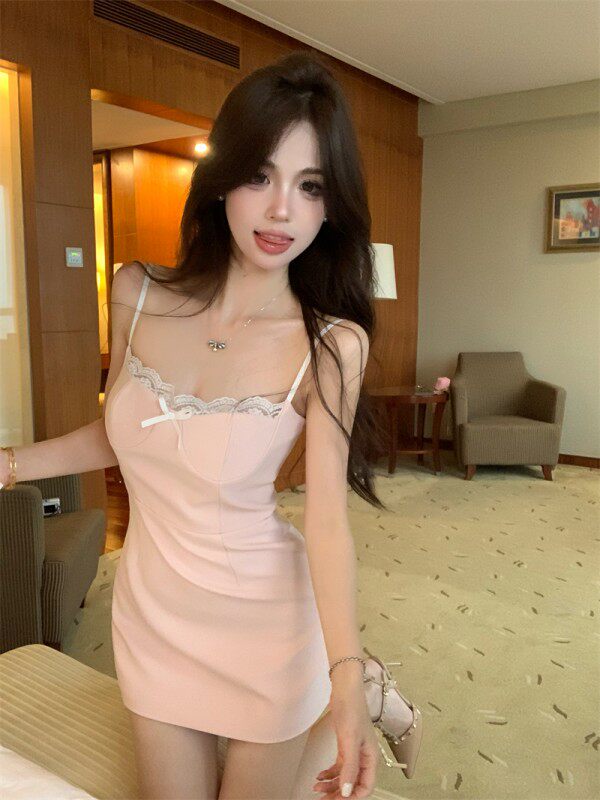 蕾丝拼接吊带连衣裙女夏季收腰甜辣妹性感包臀短裙粉色蝴蝶结裙子