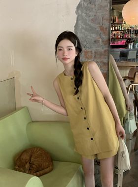 复古黄色套装女2024夏季气质绝美无袖背心上衣减龄休闲短裤两件套