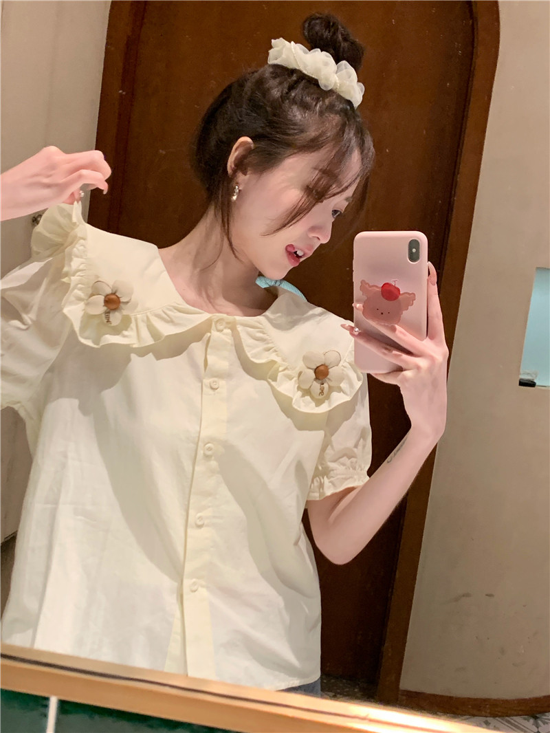 甜美气质娃娃领短袖小众衬衫