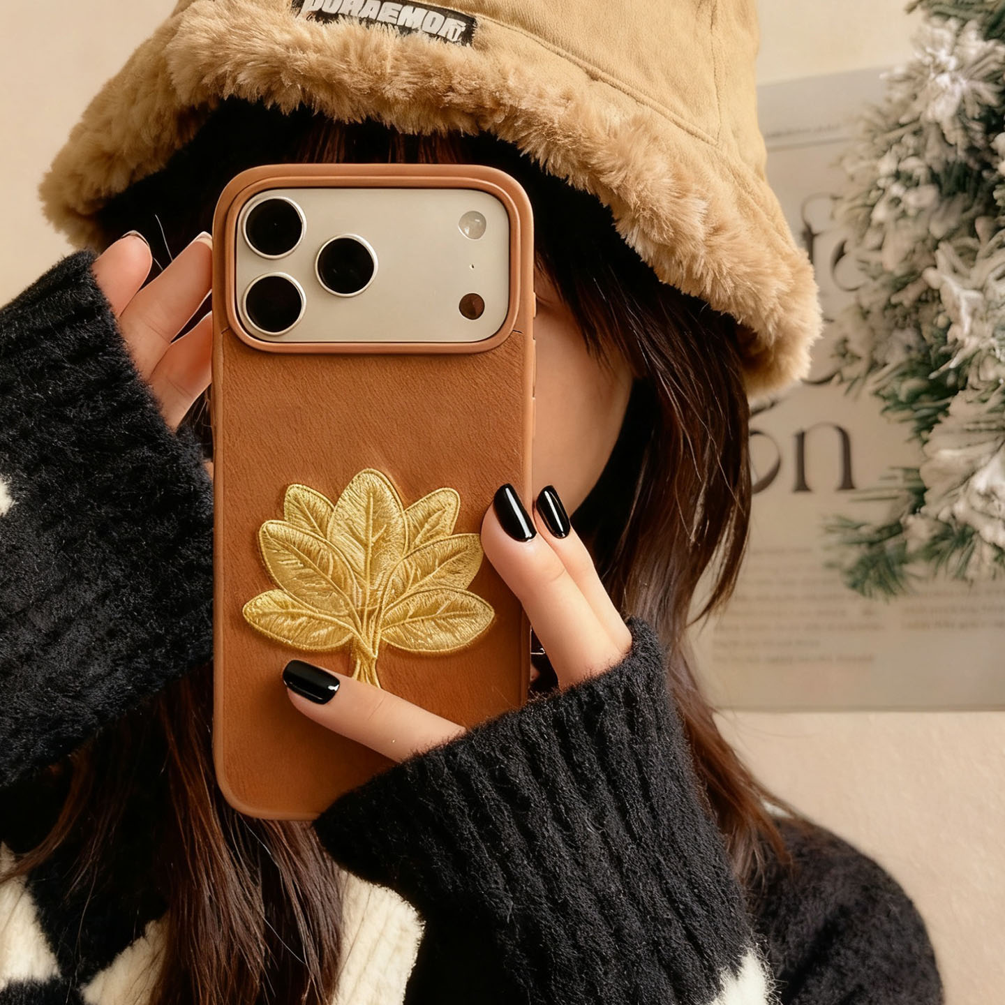 韩系简约复古刺绣金色柚子叶适用于苹果15手机壳iphone14保护套13绒布新款17promax挂绳16pro高级感max手机套