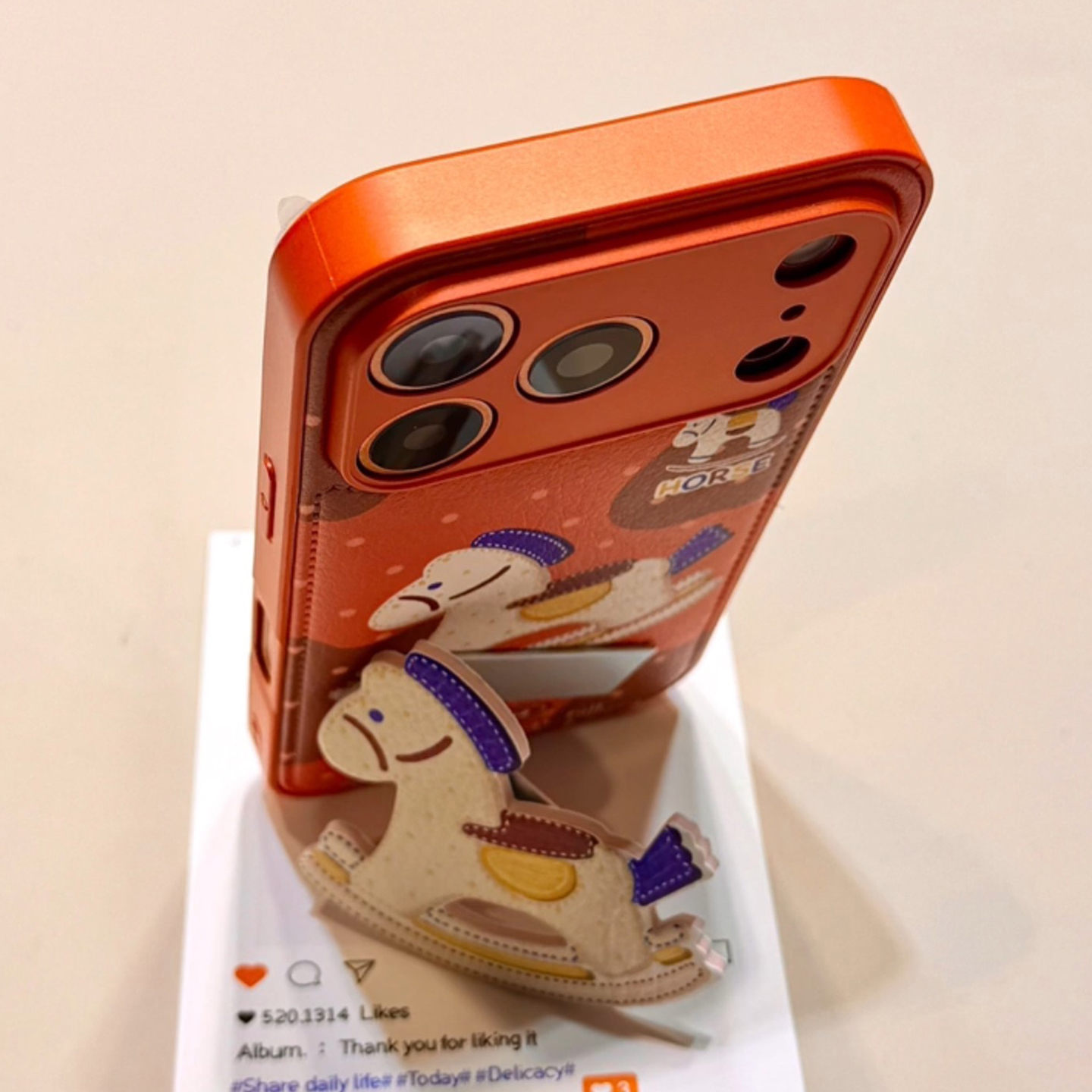 【每日新品】卡通橙底波点木马适用于iphone17promax手机壳苹果16保护套14折叠支架13新款15pro超火max手机套