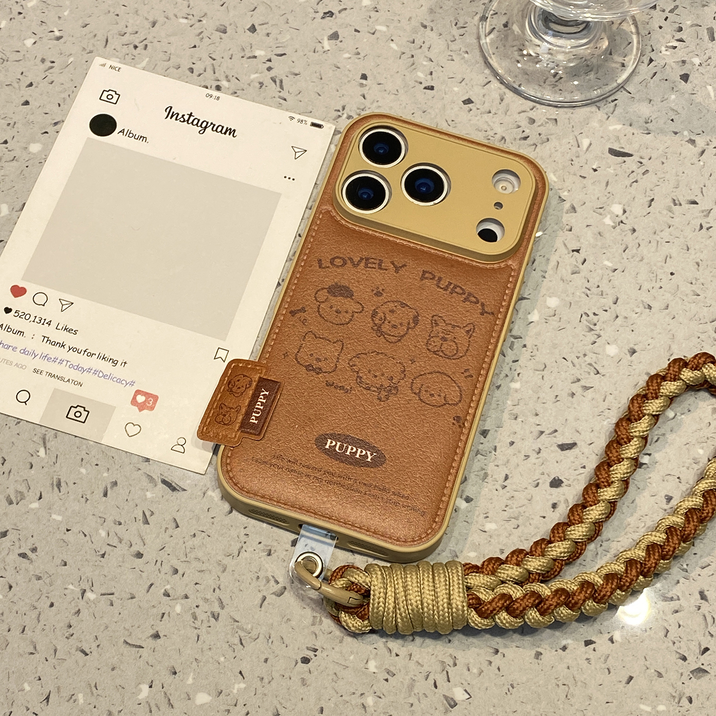 美拉德棕色狗狗适用于苹果15手机壳iphone16保护套14挂绳13全包新款17promax复古16pro高级感max超好看手机套