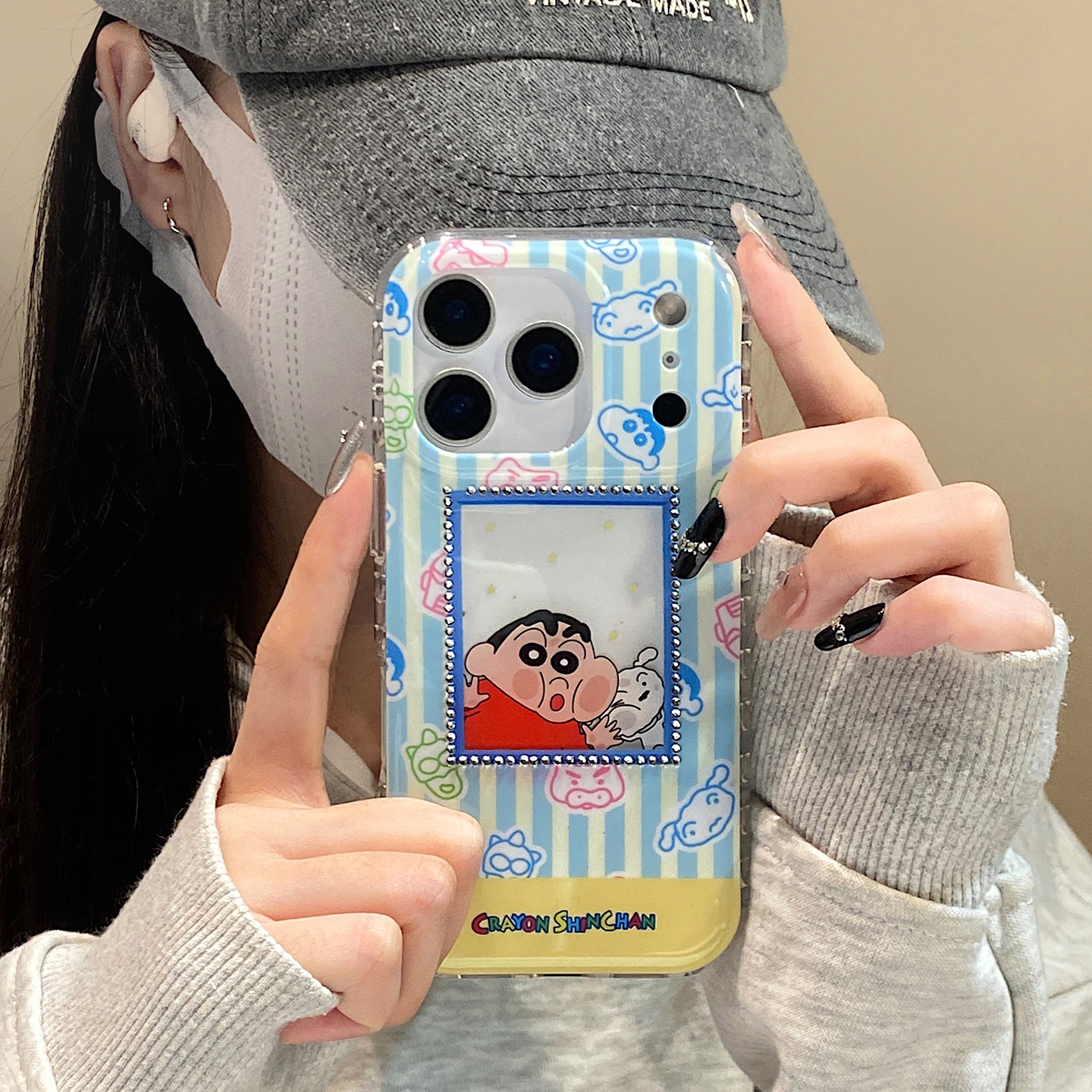 【每日新品】蜡笔小新相框点钻适用于苹果15手机壳iphone16保护套14全包13新款17promax韩系16pro不撞款max套