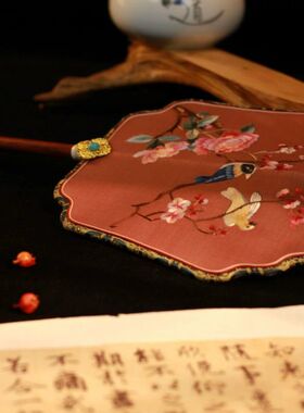 苏绣团扇双面绣扇子纯手工刺绣摆件翘头扇苏州特产中国风外事礼品