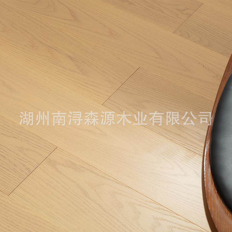 奶油色实木纯三层复合木地板锁扣原木风木地板家用抗污耐磨