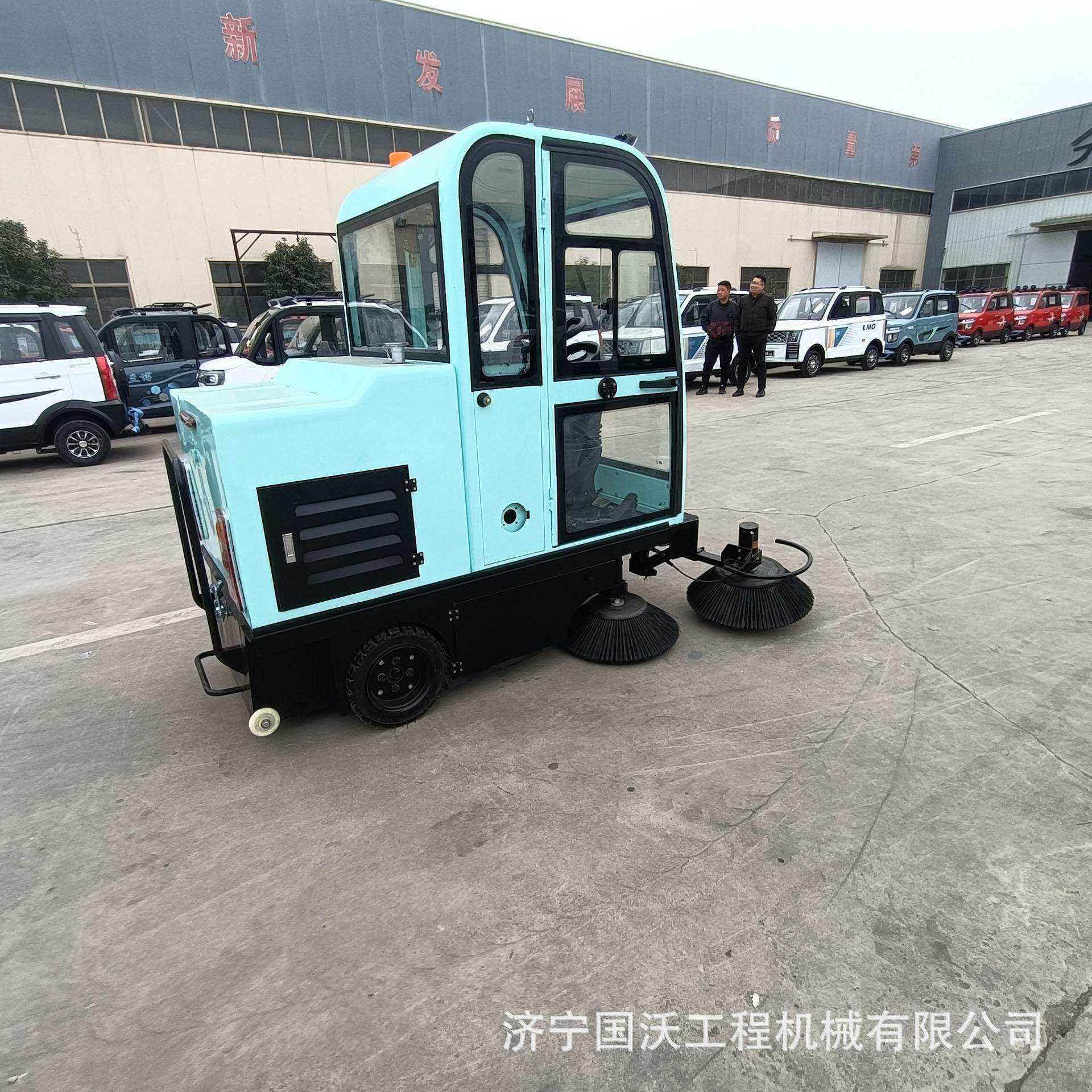 公路路面清扫机学校道路扫路车出售驾驶电动扫地机图片