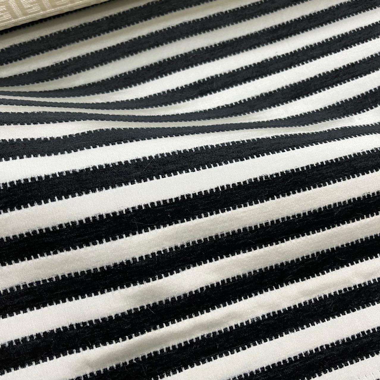 黑色条纹白色条纹加厚面料纺丝雪尼尔提花条纹家具布黑白抱枕布