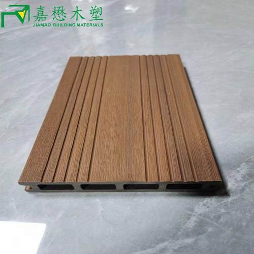 塑木产品找木塑低价共挤栈道景观工程木塑板二代共挤方孔