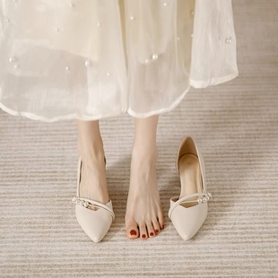 仙女风温柔软底粗跟尖头浅口高跟鞋 法式 2025年新款 侧空单鞋 女夏季