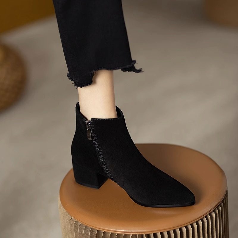 尖头粗跟短靴女2025新款秋冬加绒黑色磨砂工作裸靴气质百搭及踝靴