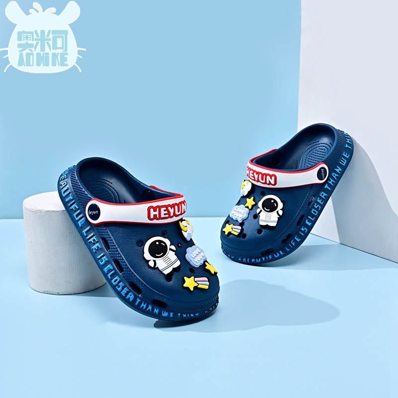 love太空人一鞋两穿卡通元素